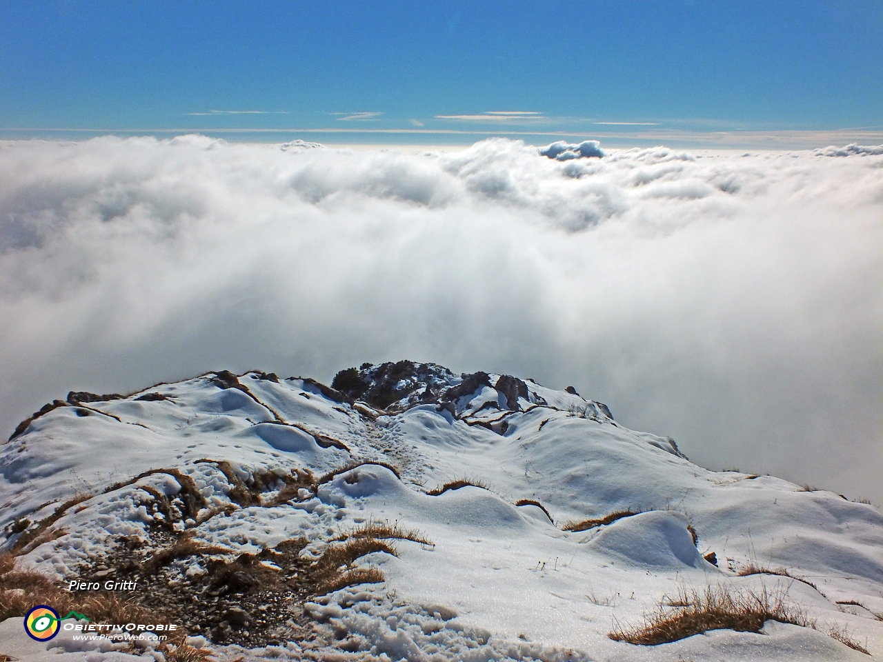 60 il cielo è blu sopra le nuvole!.JPG